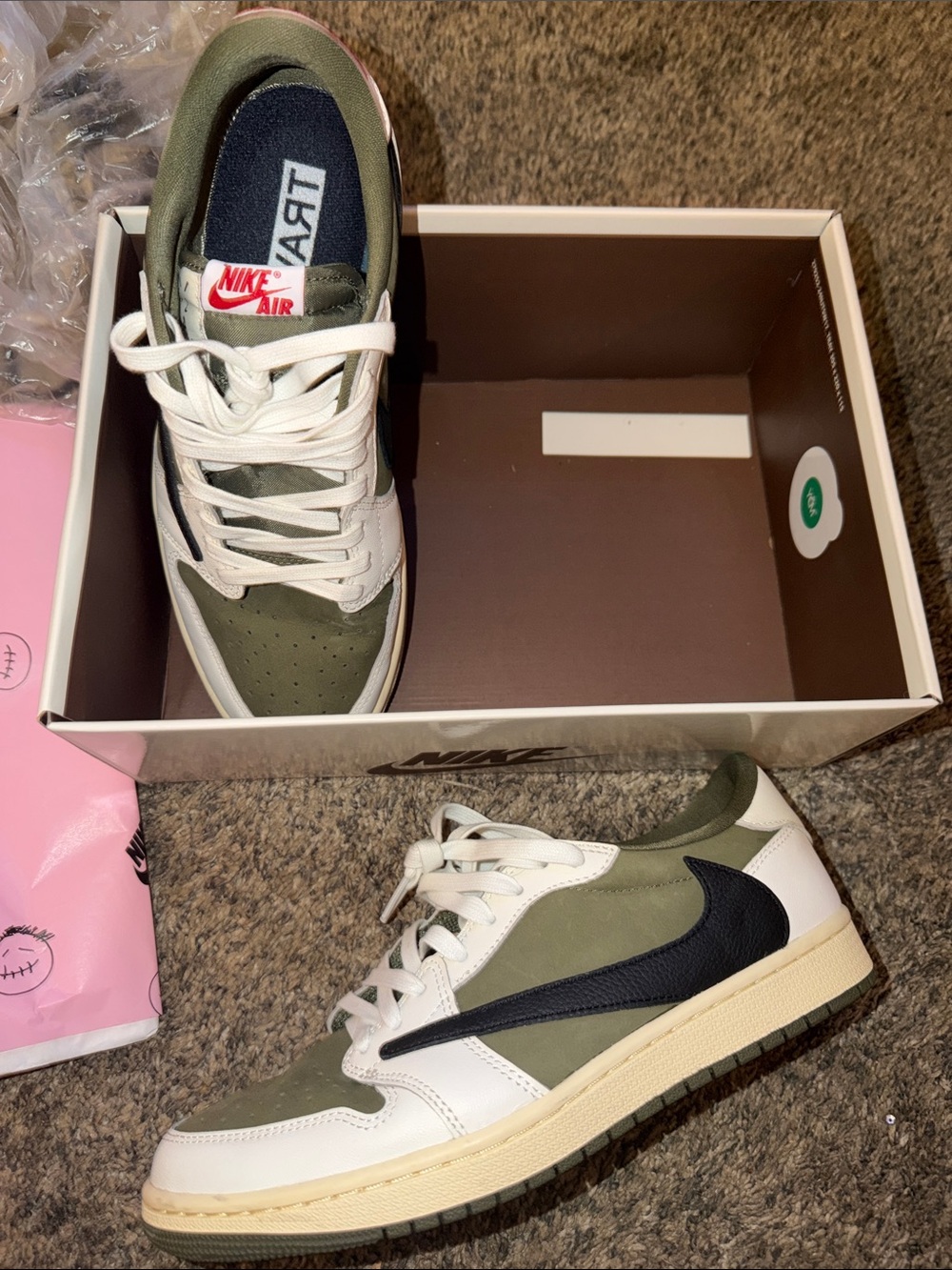 100% AUTH TRAVIS SCOTT JORDAN 1 low olive w/ box and laces